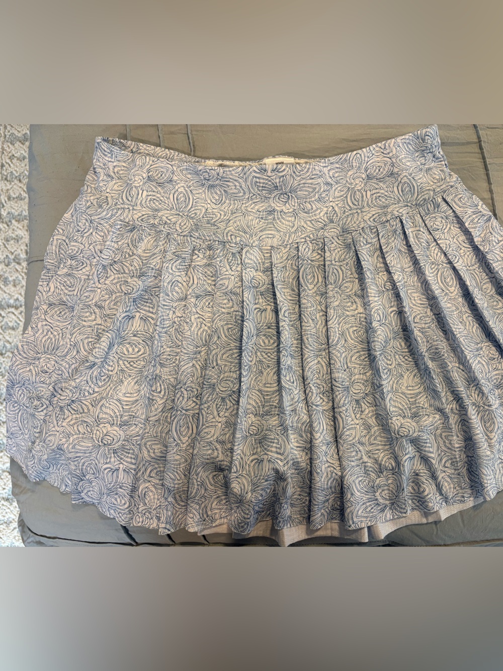 Greg Norman Collection Pleated Floral Skirt in Light Blue and White